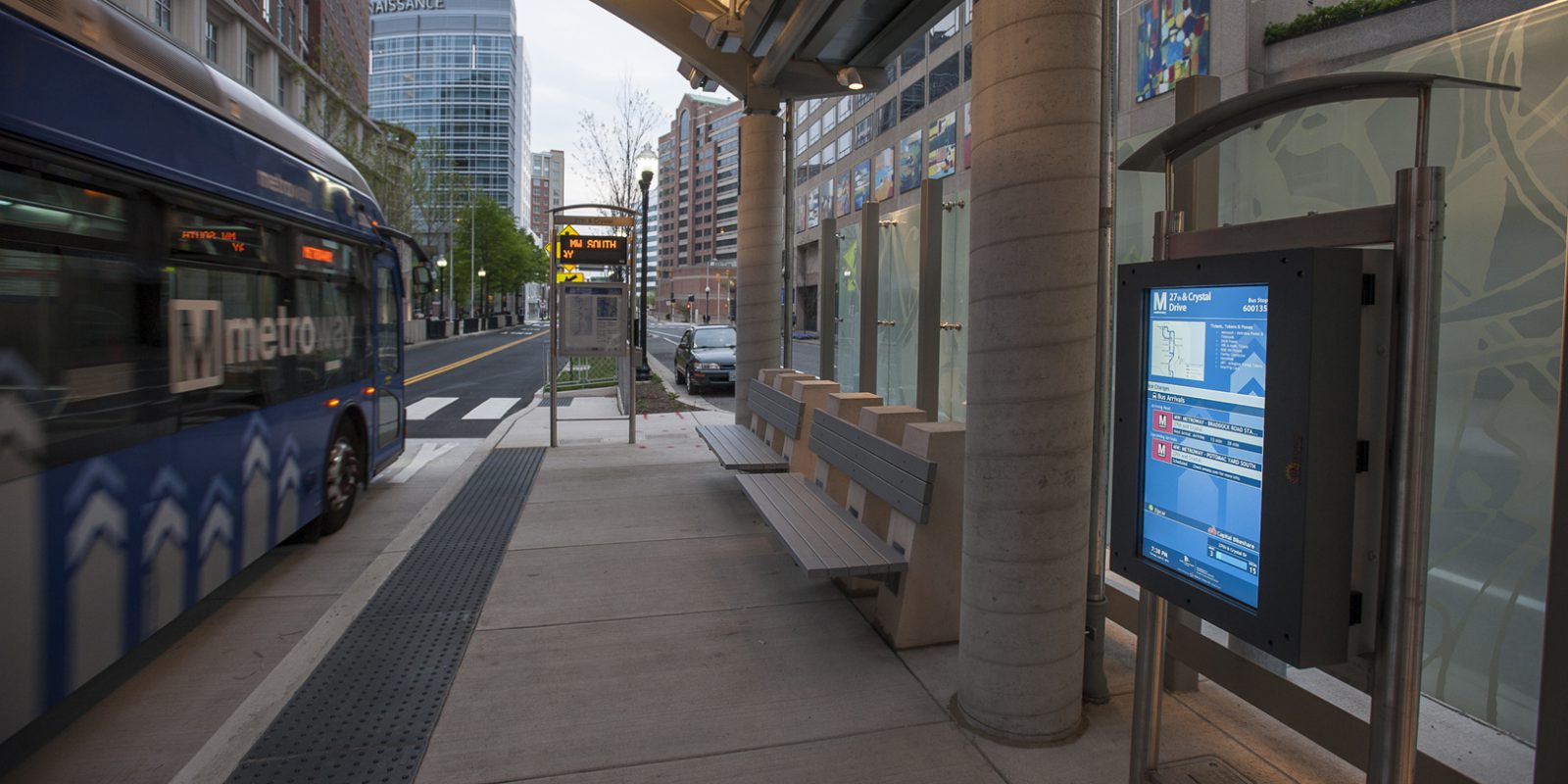 Image of the Crystal City Potomac Yard Transitway bus